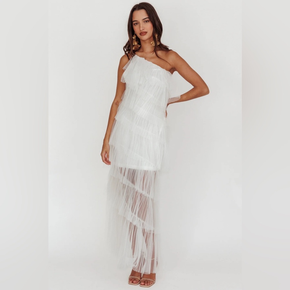 Elegant White One-Shoulder Dress